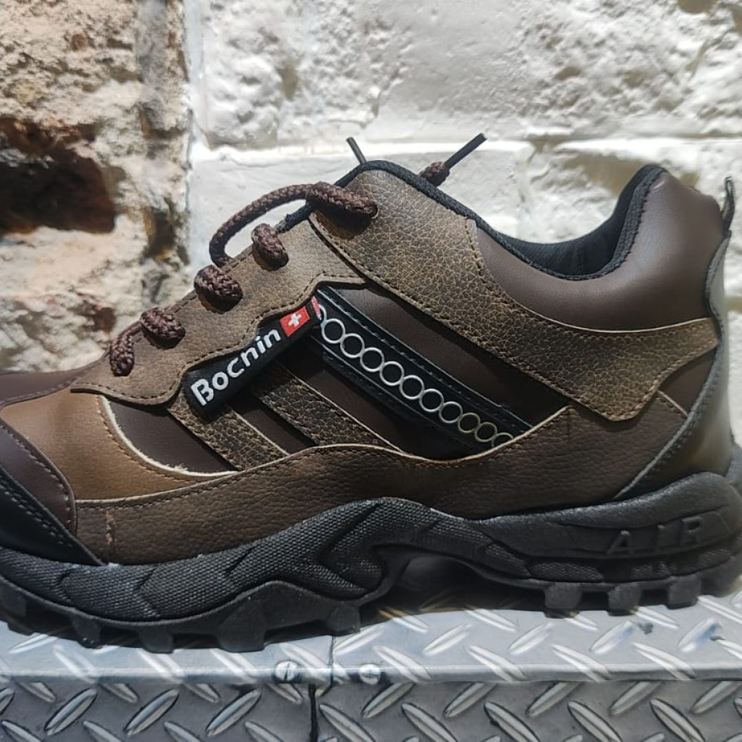 zapatilla-trekking-con-puntera-bochin-codigo-900-202